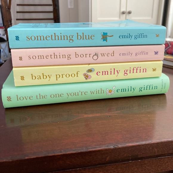📚 EMILY GIFFIN SERIES - Picture 1 of 2